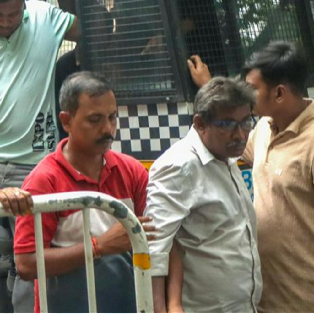 कोलकाता गैंगरेप केस- पुलिस आरोपियों को लॉ कॉलेज ले गई:4 घंटे सीन री-क्रिएट किया, अफसर बोले- कॉलेज खोला जाए, गार्ड रूम-यूनियन रूम बंद रखें