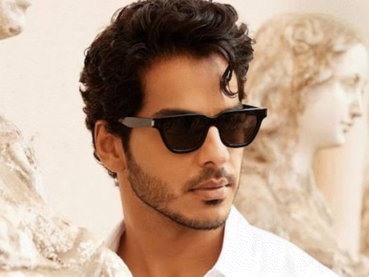 ईशान ने खींच दी थी अमिताभ की दाढ़ी:फिल्म के सेट पर हुआ था वाकया, बिग बी ने मुस्कुराकर कहा था ‘कोई बात नहीं’