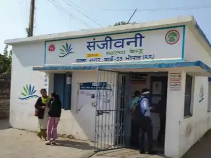 लापरवाही पर एक्शन: भोपाल में गैरहाजिर डॉक्टरों का वेतन कटा, सीएमएचओ ने थमाया नोटिस