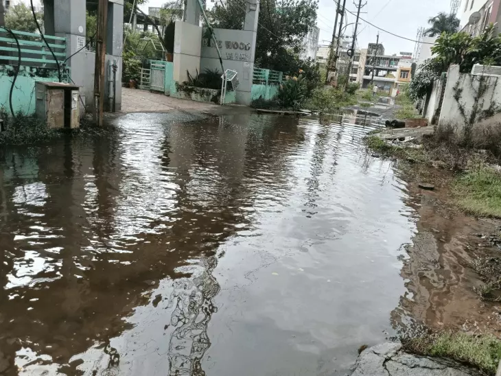 भोपाल: अमलतास स्वर्ण कुंज कॉलोनी जलभराव से बेहाल, रहवासी बोले– कब होगा समाधान?